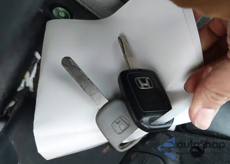 2015 Honda Cr-V Lx z USA, uszkodzony, nr VIN 2HKRM4H39FH632864